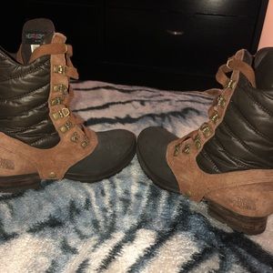📍EUC TheNorthFace Women Snow Boots